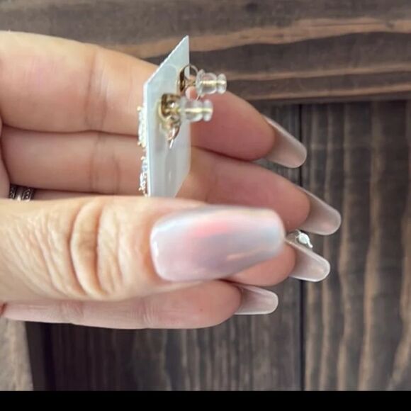 14K Gold Plated Elegant Gold Pendant Necklace and Earring Set - Picture 8 of 8